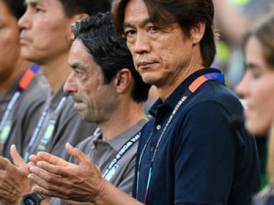 한국 vs 일본 축구 감독보다 선배들의 참여도 차이가 문제?