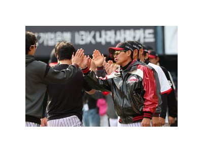 LG 7연승으로 공동 1위 유지 경기 후 분위기 어땠는지