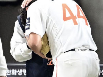 김서현 가을야구 끝에 마운드에서 포효하며 반전 이끌어