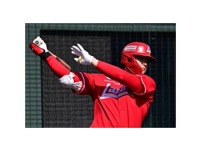김재환 이적 후 첫 경기에서 안타 터트려 화제