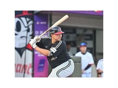 LG 삼성에 2-9로 역전패하며 2위 추락