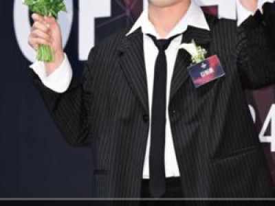김원훈 백상 생방송 표정 논란 사과했지만 여전히 화제